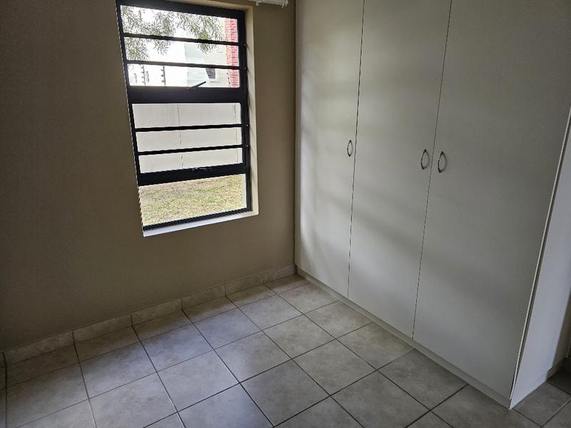 To Let 2 Bedroom Property for Rent in Burgundy Estate Western Cape
